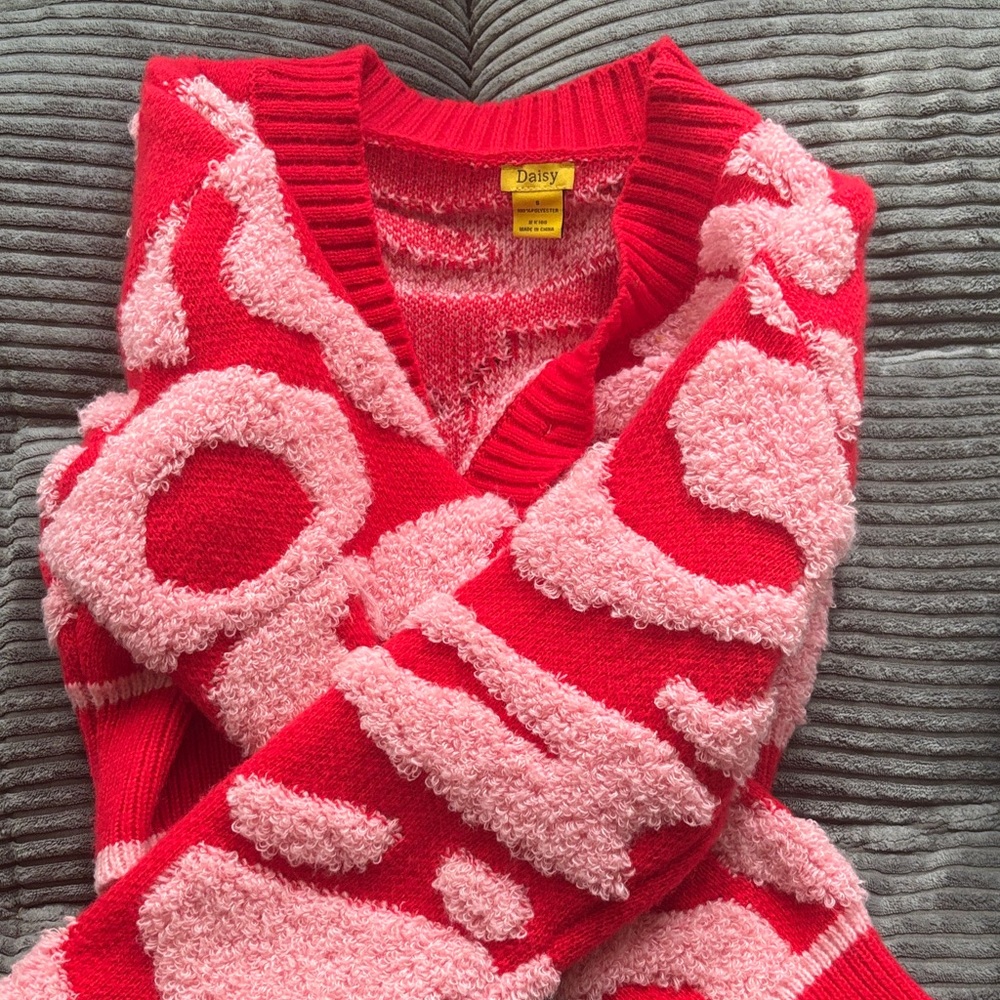 Daisy V-Neck Sweater in Red and Pink